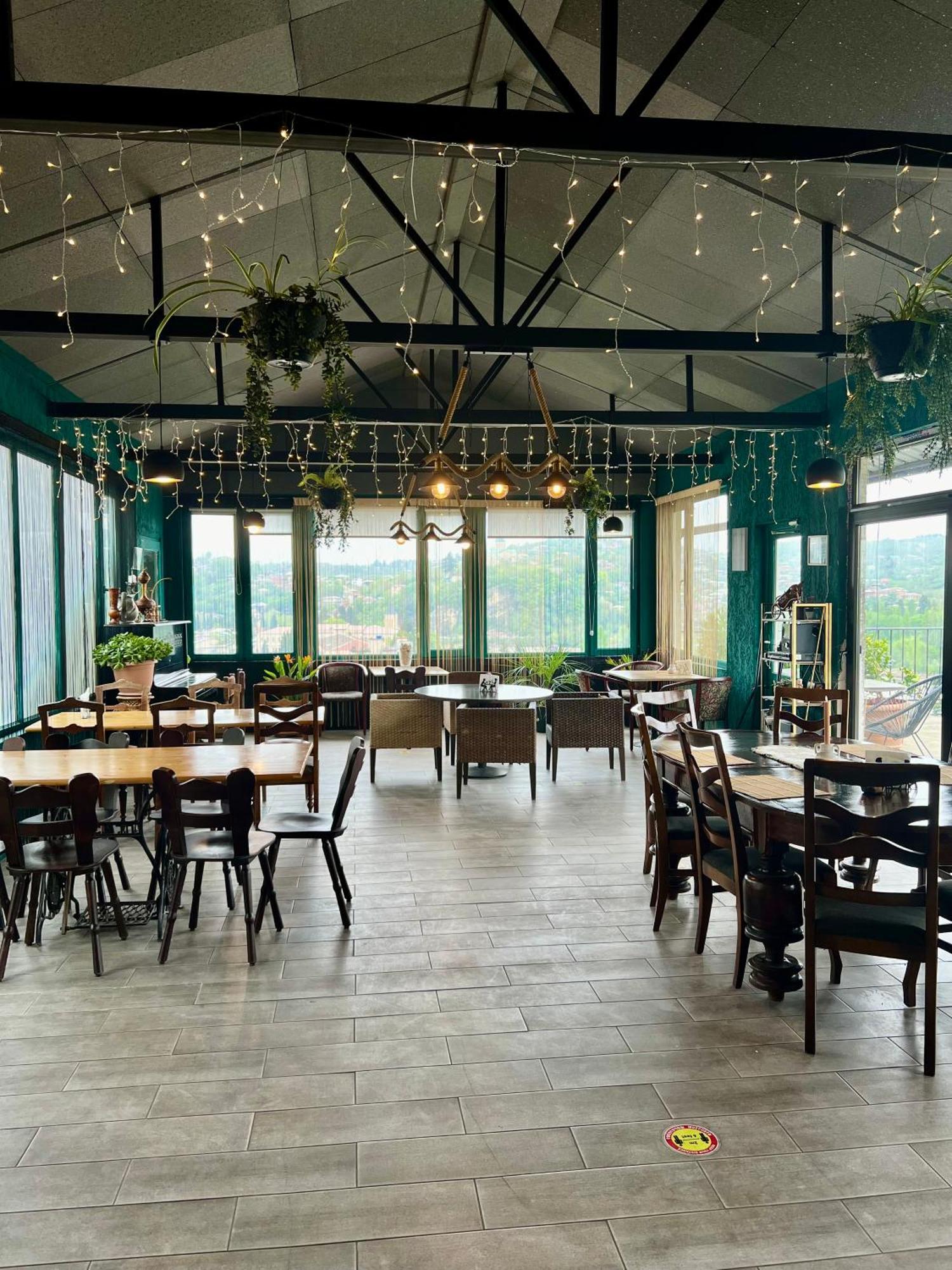 Green Flower Hotel Κουτάισι Εξωτερικό φωτογραφία