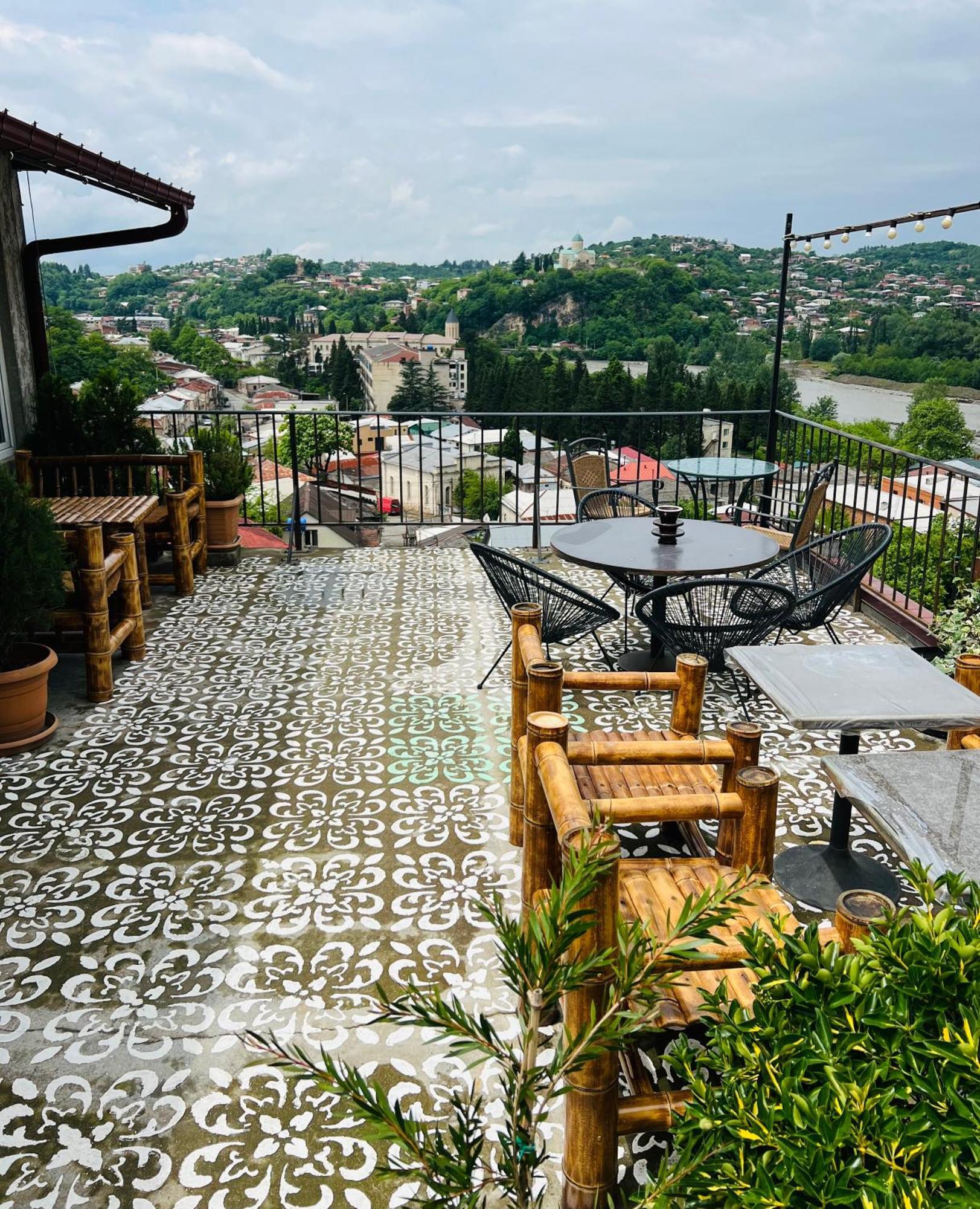 Green Flower Hotel Κουτάισι Εξωτερικό φωτογραφία