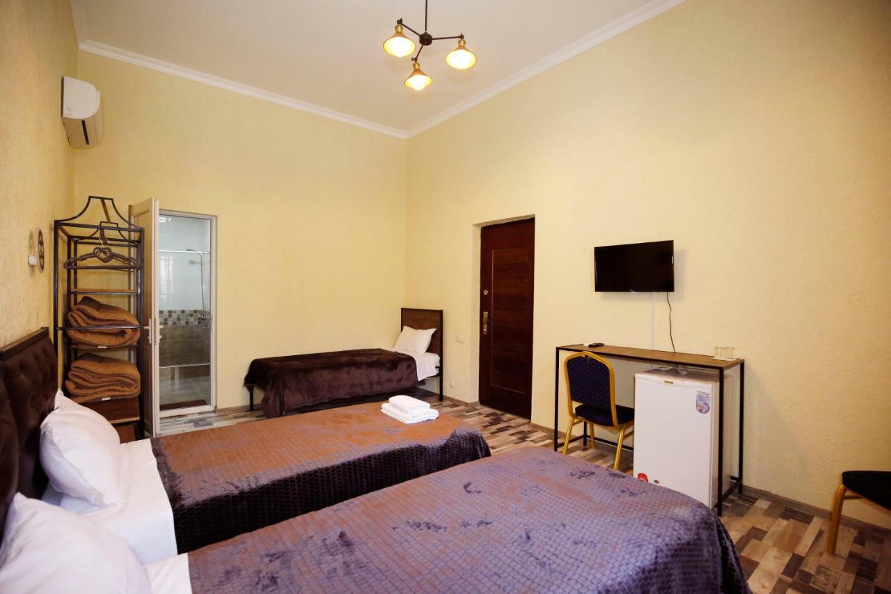 Green Flower Hotel Κουτάισι Εξωτερικό φωτογραφία