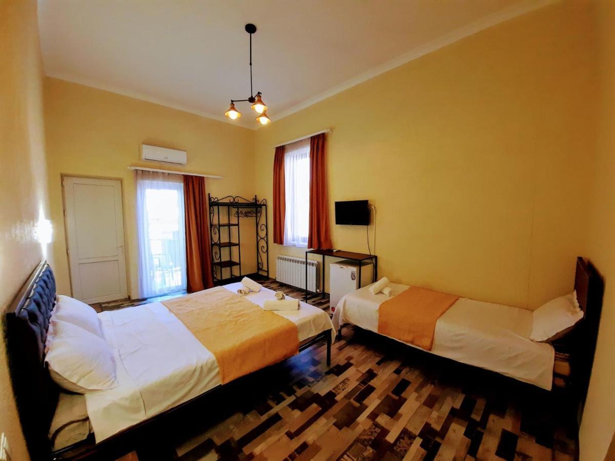 Green Flower Hotel Κουτάισι Εξωτερικό φωτογραφία