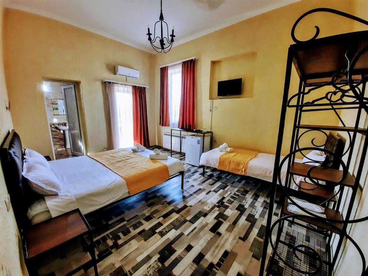 Green Flower Hotel Κουτάισι Εξωτερικό φωτογραφία