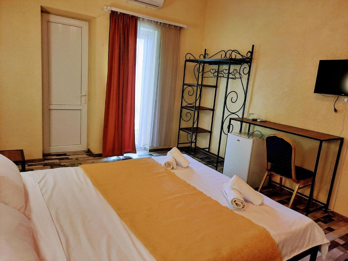 Green Flower Hotel Κουτάισι Εξωτερικό φωτογραφία
